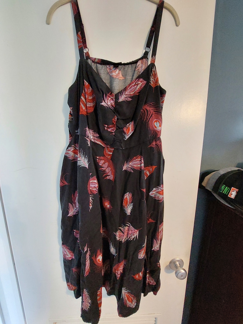 torrid Black Midi Dress with Red & Pink Feather Print - Size 0 /14